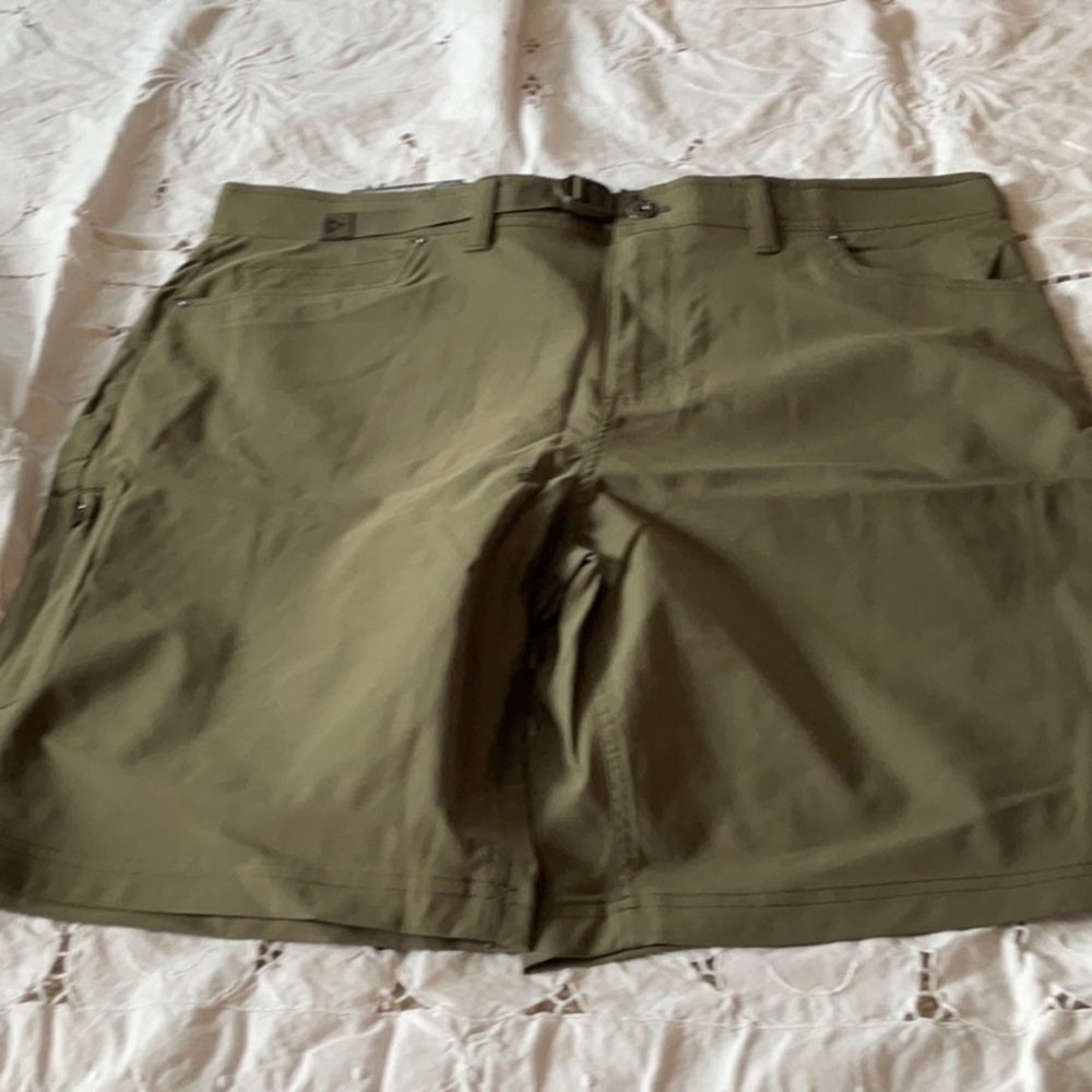 Gerry Weber Men's Cargo Shorts in olive green.